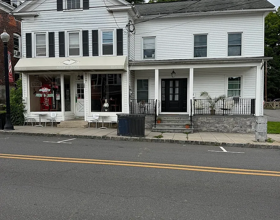 25 Main St #A