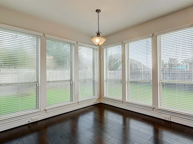 4006 Misty Waters Ln — Photo 17