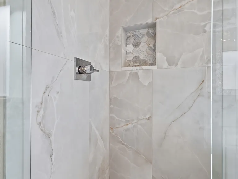 14710 Crystal Lake Dr — Photo 12