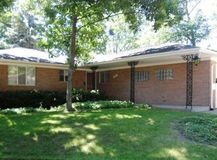1242 Naples Ct, Ann Arbor, MI 48103