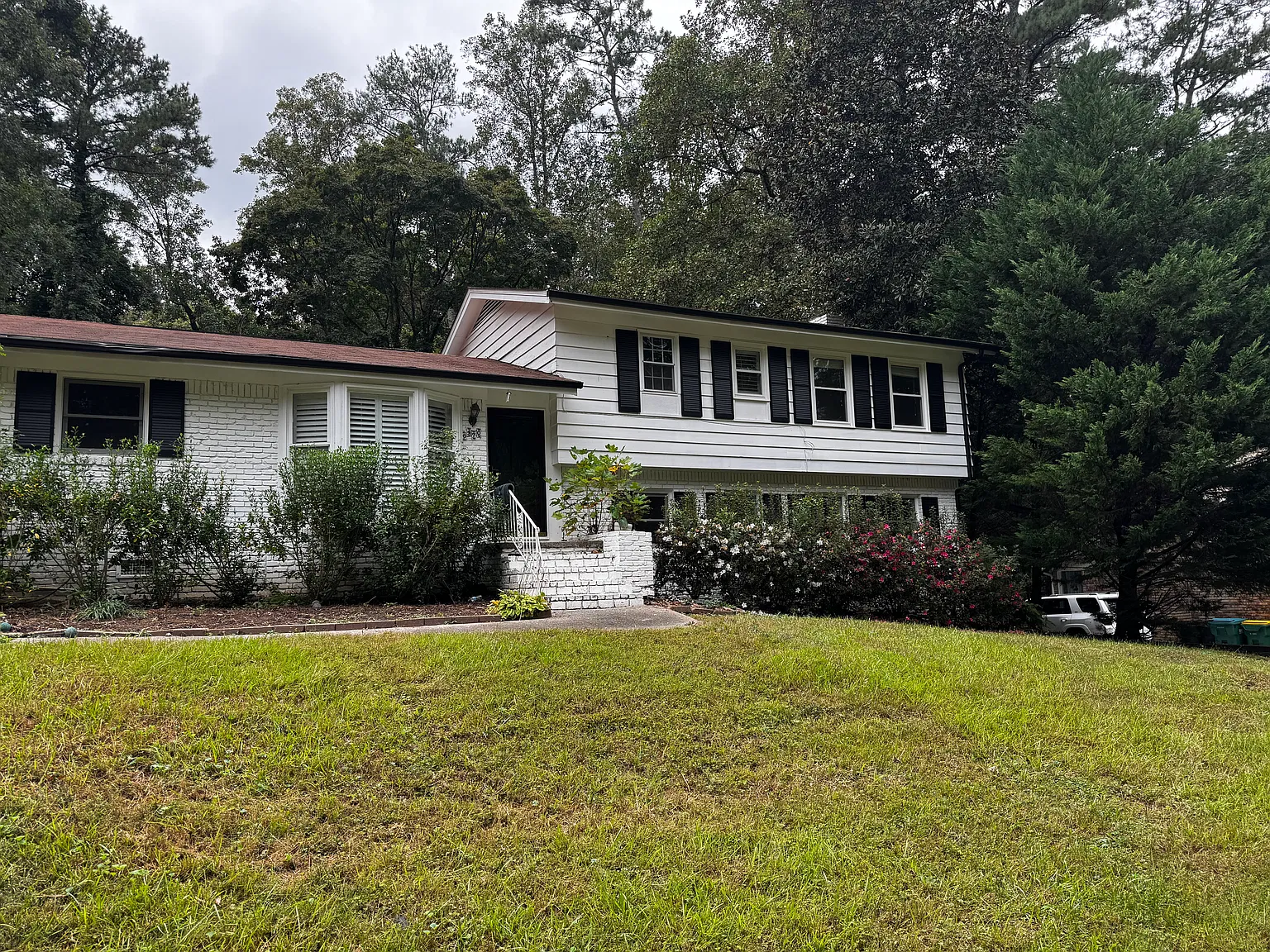4 bed, 2004 sqft, $3,950 — Photo 2