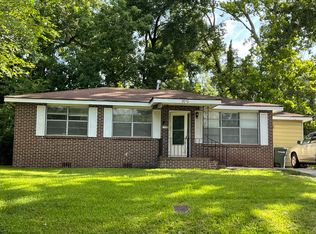 2010 E 41st St, Savannah, GA 31404