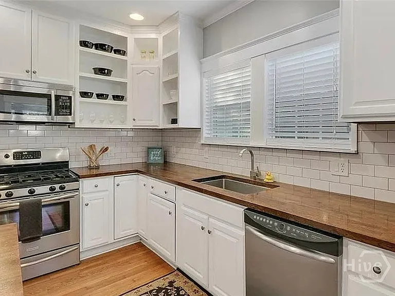 1507 E 51st St — Photo 11