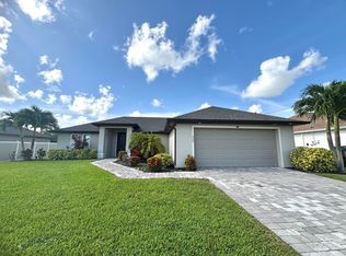 925 SW 5th Ter, Cape Coral, FL 33991