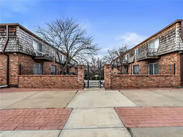 4426 Jarboe St APT 5, Kansas City, MO 64111