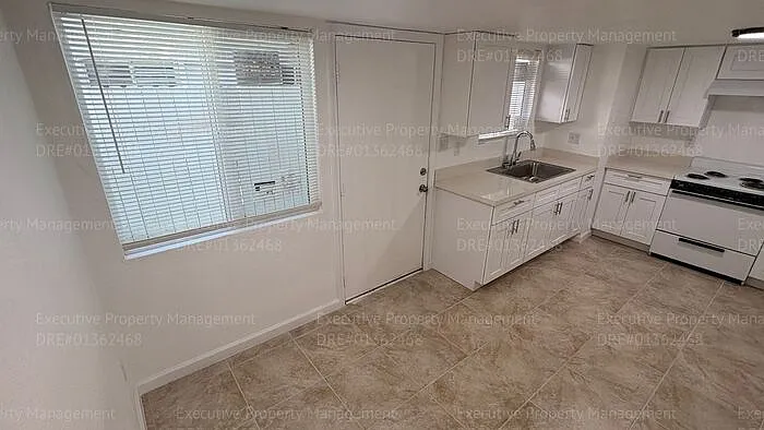 2909 S Chester Ave #16 — Photo 11