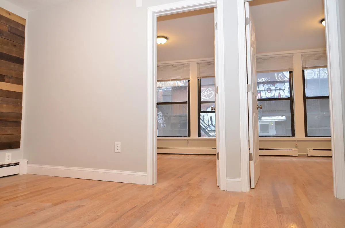2 bed, 850 sqft, $3,200 — Photo 3