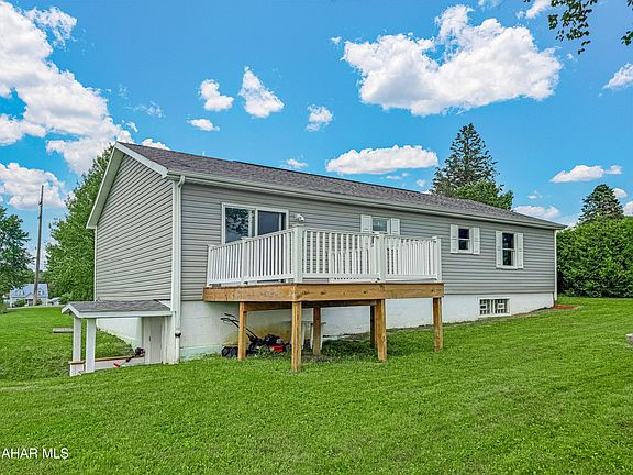 3rd image of 125 Lovell Ave