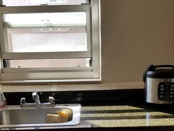 5th image of 4920 N Marine Dr #1130