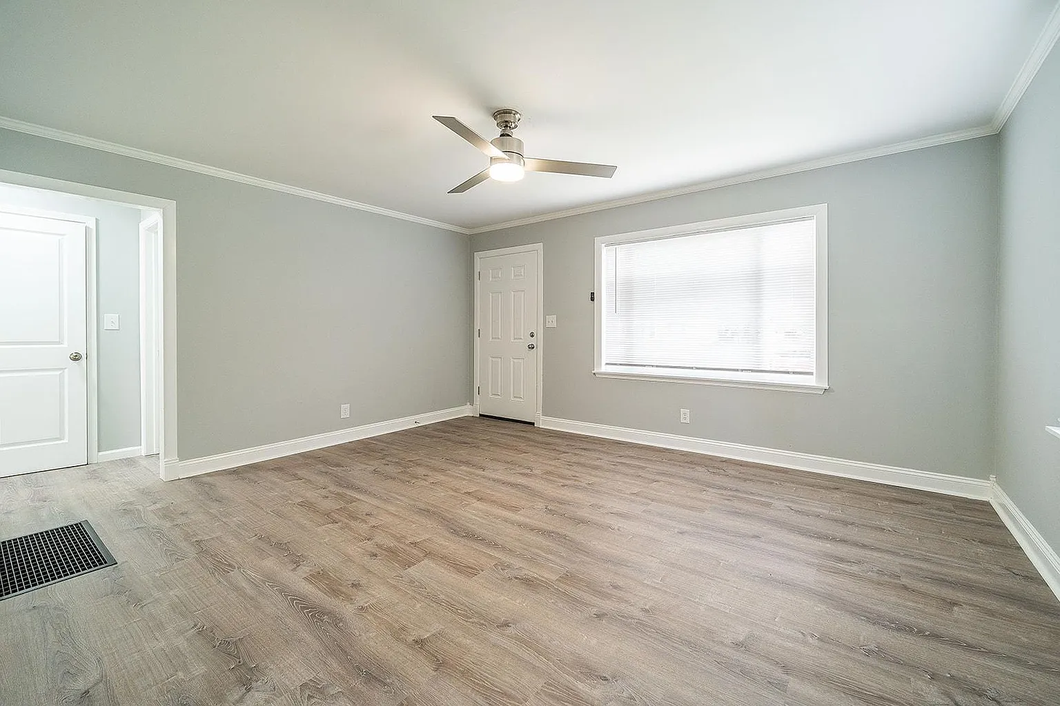 1725 Audrey Rd photo 1
