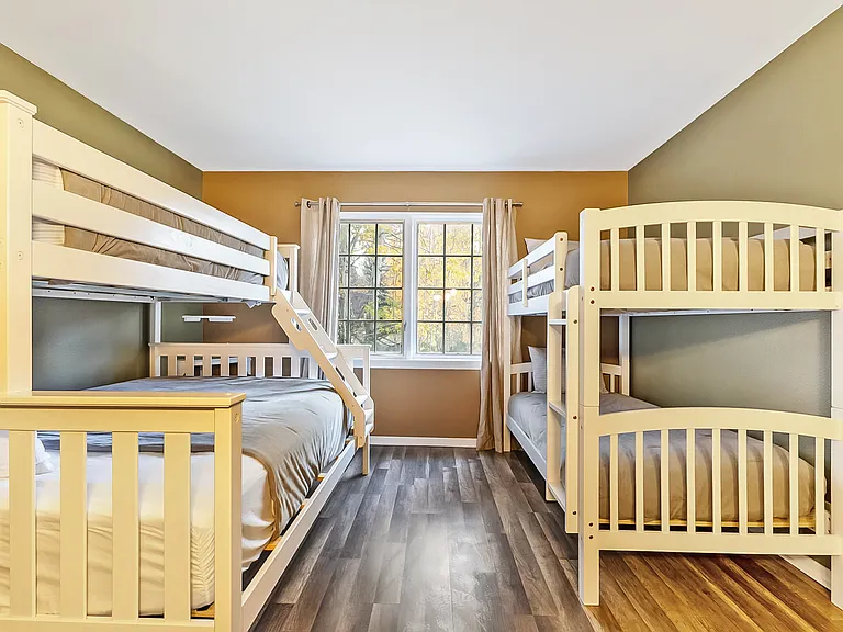 470 Homestead Dr — Photo 16