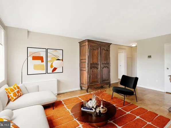 6631 Wakefield Dr APT 619, Alexandria, VA 22307