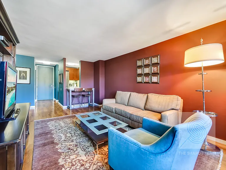 515 E 72nd St #7P — Photo 4