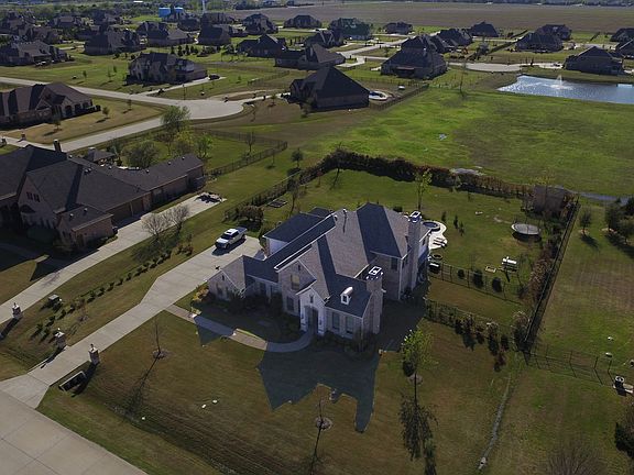 5th image of 807 Amblewood Dr