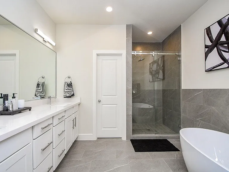 139 Eastwood St — Photo 11