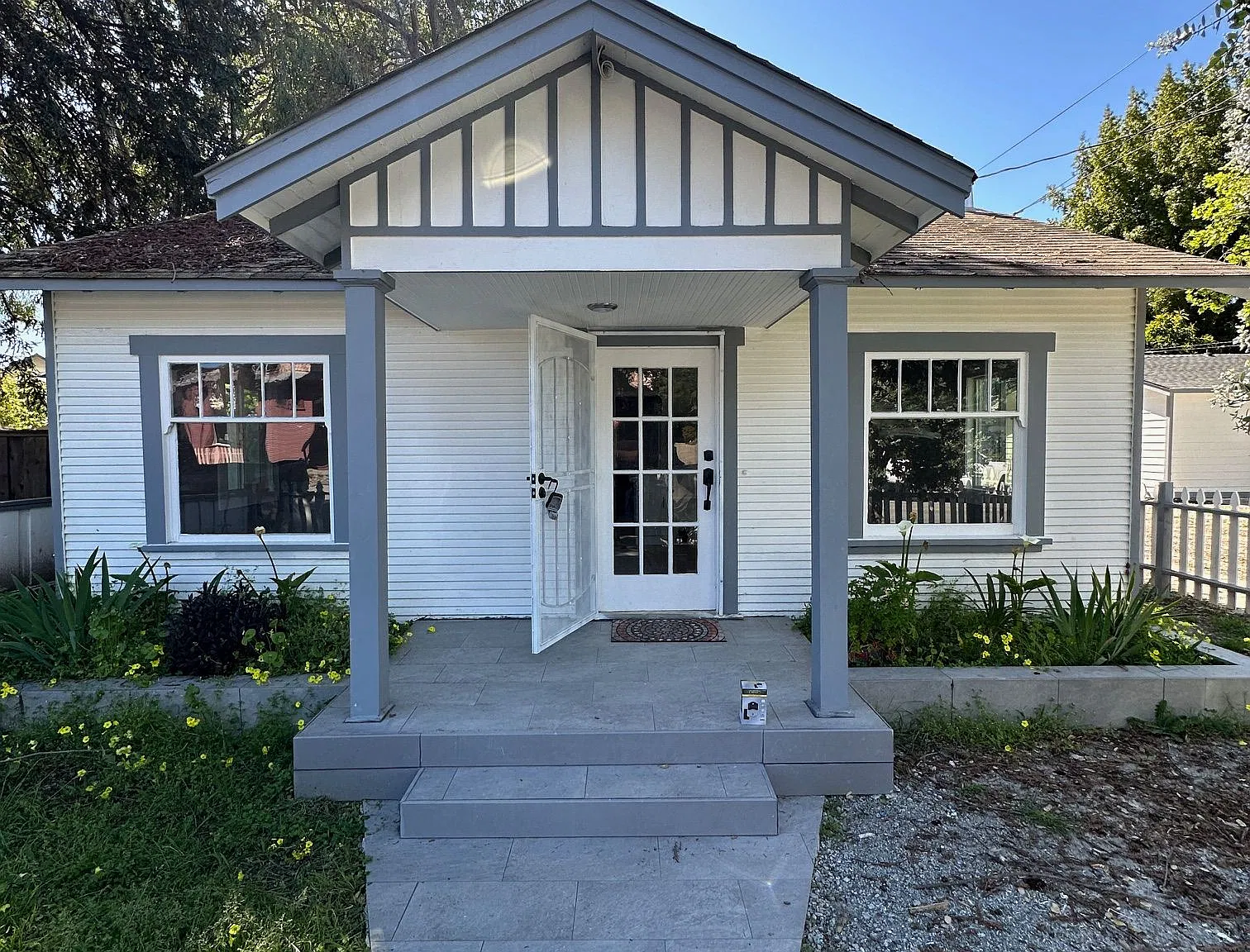 2 bed, 1000 sqft, $3,999 — Photo 1