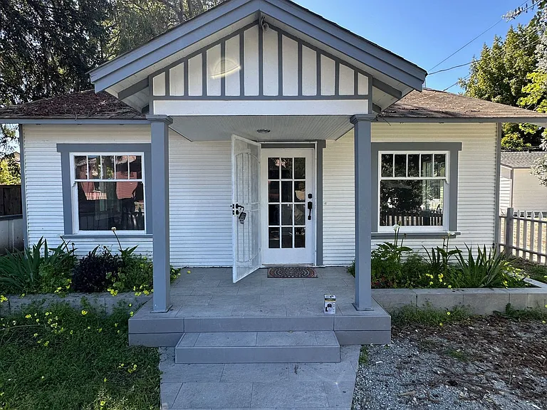 135 Market St — Photo 1