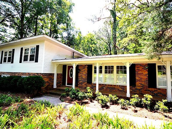 4th image of 1205 Lake Dr