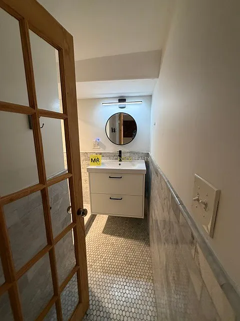 482 Columbus Ave — Photo 2