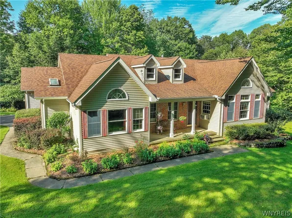 6455 Rice Rd, Boston, NY 14025