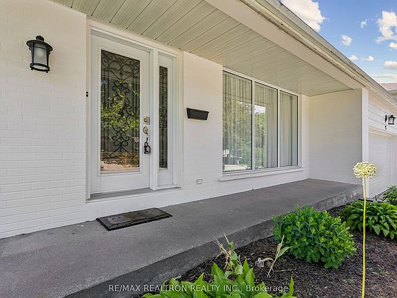 3rd image of 27 Elfindale Cres