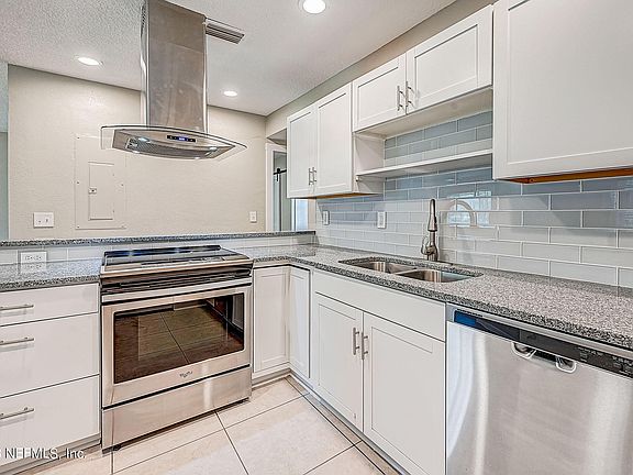 5th image of 2825 APACHE Avenue
