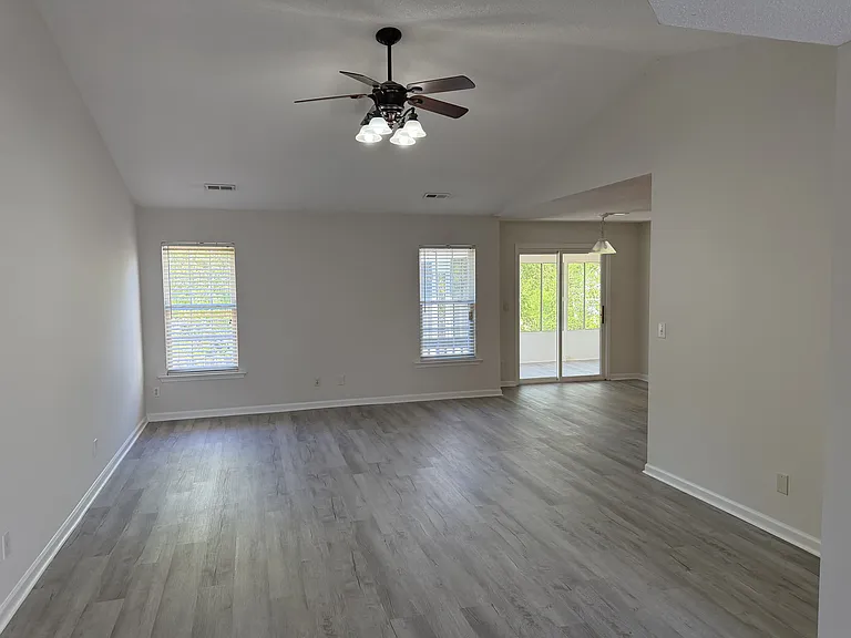 714 Thornbird Cir — Photo 3