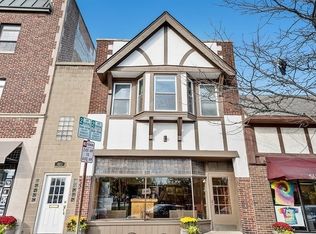 481 Roger Williams Ave, Highland Park, IL 60035