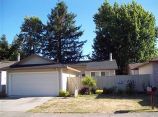 2327 Gads Hill St, Santa Rosa, CA 95401