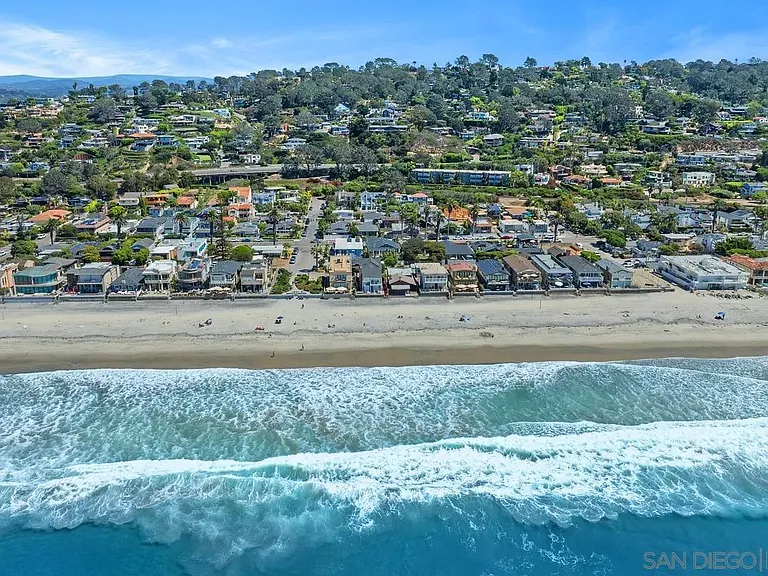 1847 Coast Blvd — Photo 3