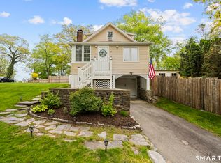 60 Shinnacock Trl, Shelton, CT 06484