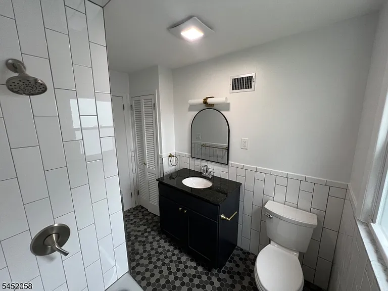 1006 Gifford Ct — Photo 16