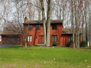 1168 Woodbridge Ln, Webster, NY 14580