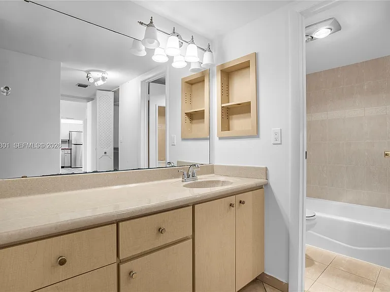 20500 W Country Club Dr #607 — Photo 14