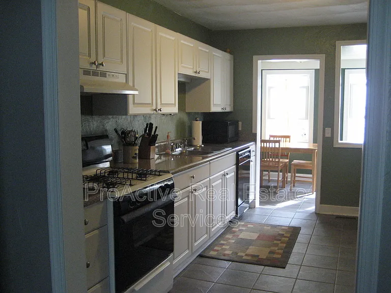 725B Carolina Ave — Photo 5