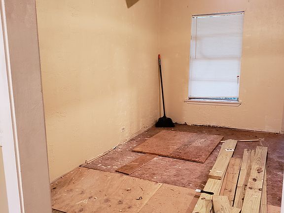 4th image of 924 W Hull St