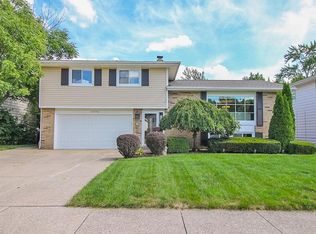 13750 Grove Dr, Garfield Heights, OH 44125