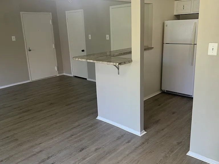 125 S Clubhouse Dr SW #7 — Photo 4