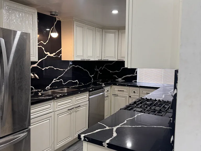 807 N Alfred St #2 — Photo 11