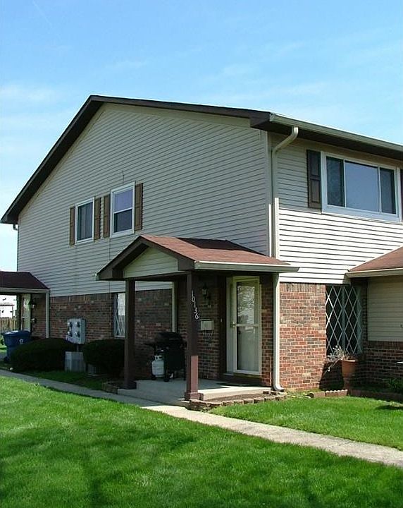 1st image of 10136 E Penrith Dr