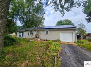 103 S Hyde St, Windsor, MO 65360