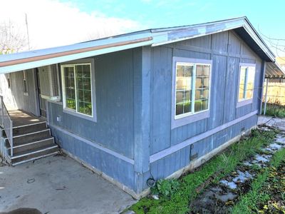 142 W 11th Pl, Delano, CA, 93215