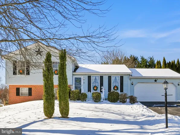 87 Piston Ct, Stewartstown, PA 17363