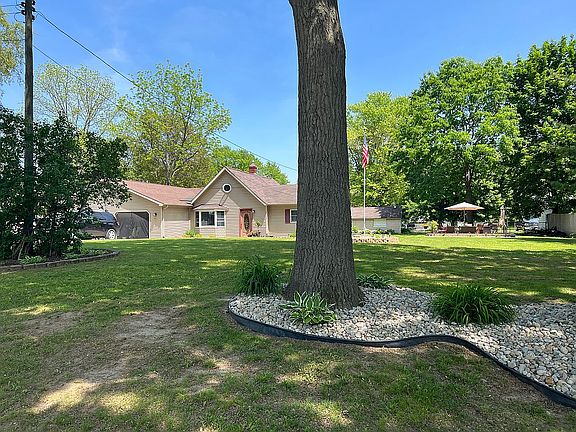 2nd image of 8346 Woolfit Ave