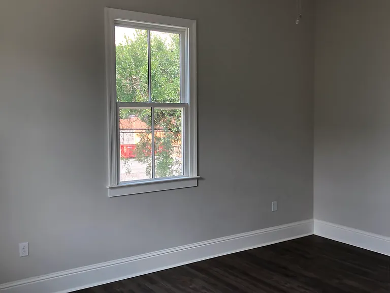 2061 S Chippewa St — Photo 14