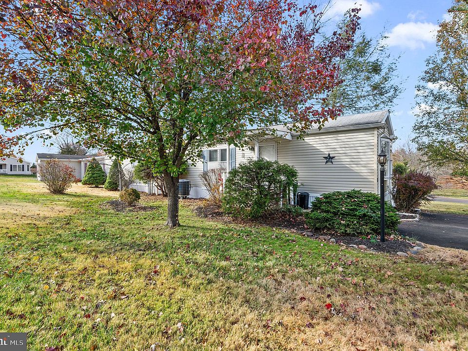 1st image of 92 Robin Ln