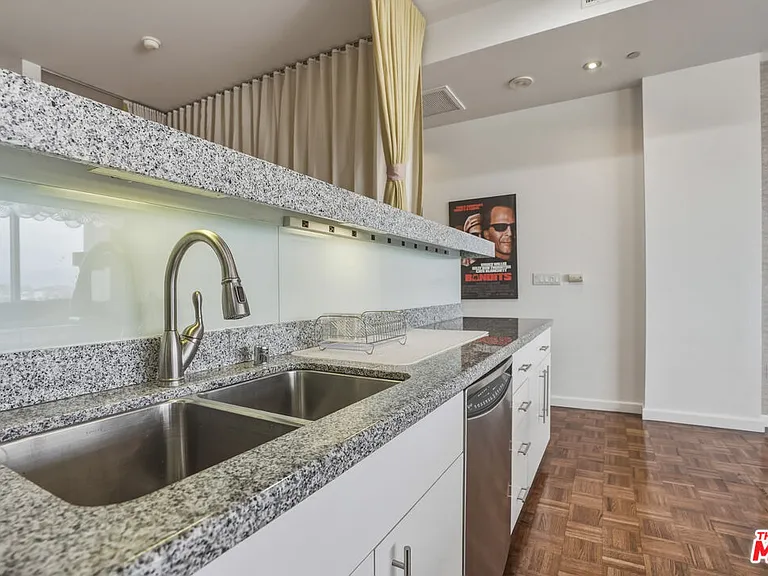 1100 Wilshire Blvd #2604 — Photo 14