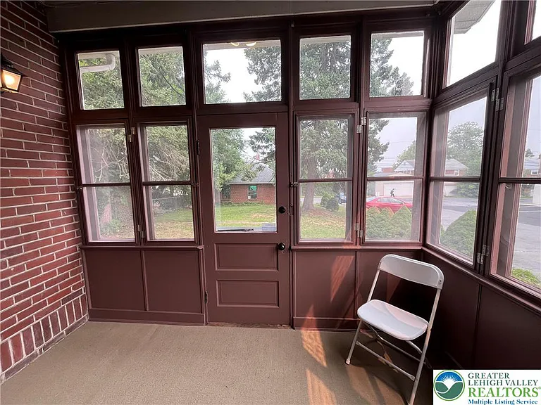 543 W Emaus Ave — Photo 57