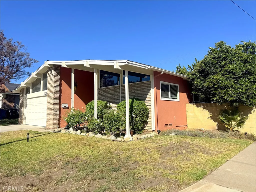 3 bed, 1521 sqft, $3,895 — Photo 2
