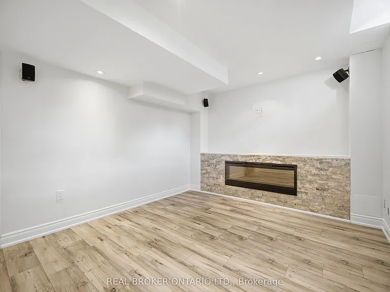 3277 Paul Henderson Dr — Photo 25